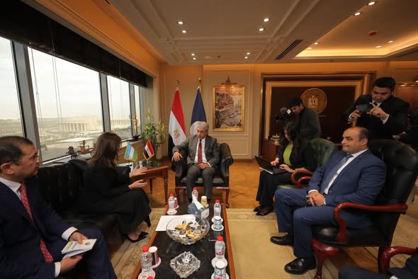 وزير السياحة يستقبل رئيس إدارة الاقتصاد الإبداعي والسياحة في رئاسة جمهورية أوزبكستان