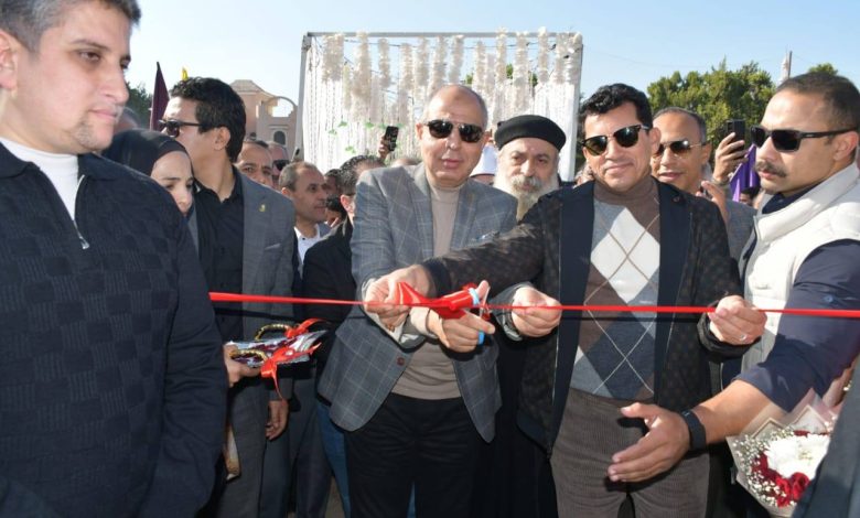 وزير الشباب والرياضة ومحافظ المنيا يفتتحان ملعب قانوني بمركز شباب البرشا بملوي