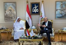 وزير الطيران يبحث مع رئيس مجموعة أبوظبي للطيران