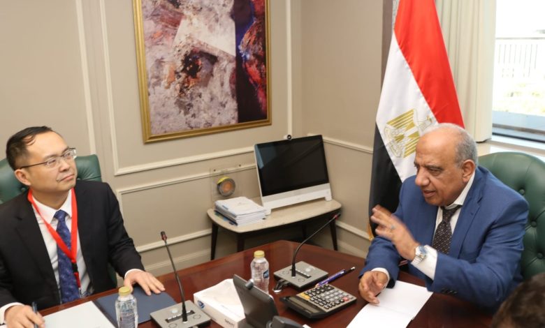 وزير الكهرباء يبحث مع مجموعة XD الصينية سبل دعم وتطوير الشراكة القائمة بين الشركة وقطاع الكهرباء