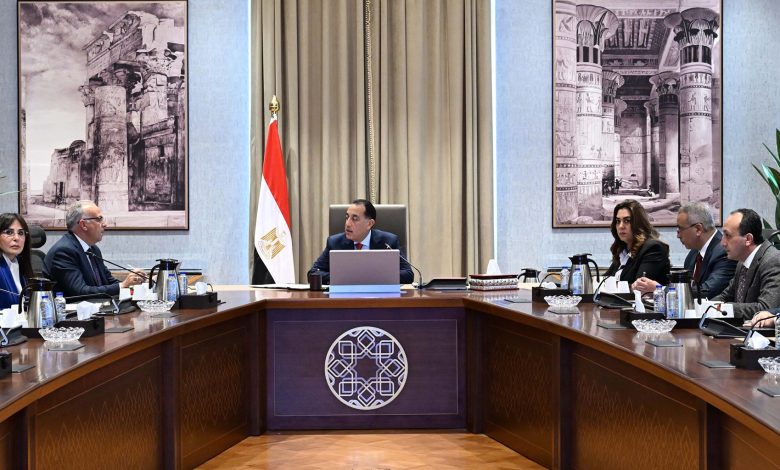 رئيس الوزراء يتابع الموقف التنفيذي لجهود مواجهة التعديات وحماية مجرى نهر النيل