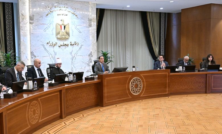 رئيس الوزراء يتابع زيادة الخدمات والأنشطة بالمحافظات الحدودية