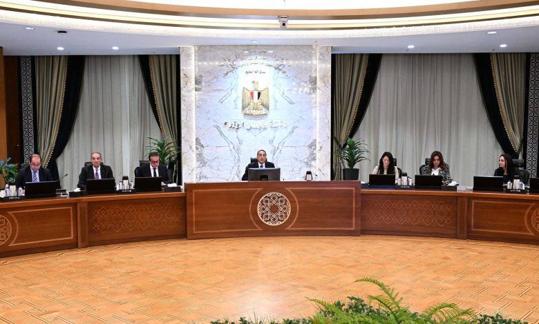 رئيس الوزراء يترأس اجتماع اللجنة الوزارية للعدالة الاجتماعية