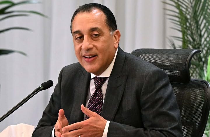 رئيس الوزراء يهنئ فخامة الرئيس بالعام الميلادي الجديد