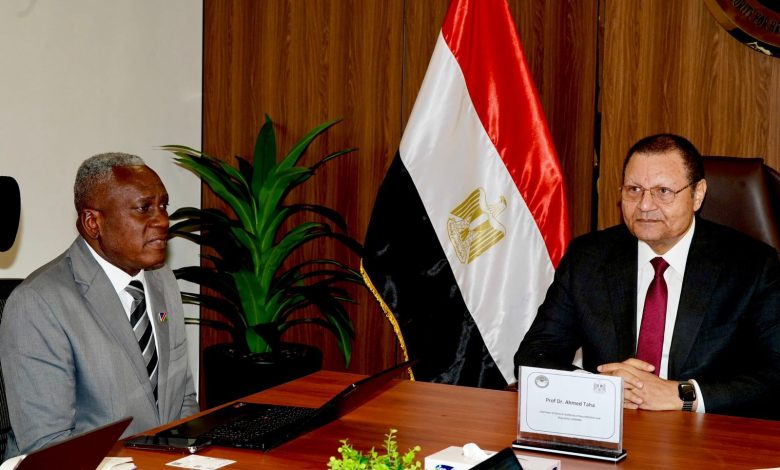 رئيس هيئة الاعتماد والرقابة الصحية يستقبل وفد وزارة الصحة بجمهورية ناميبيا