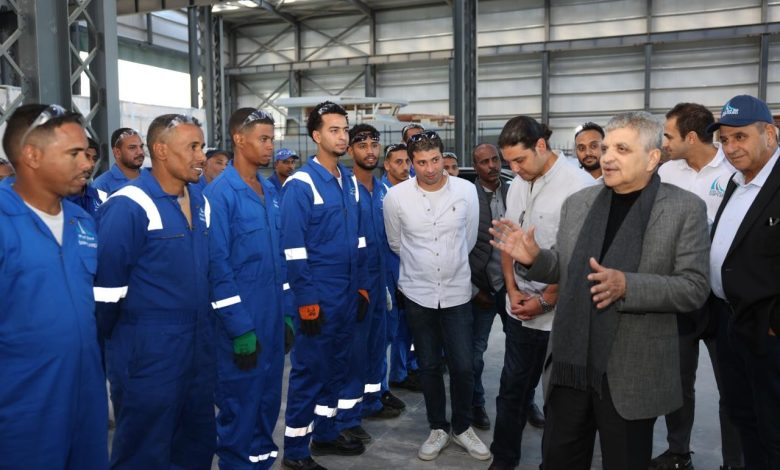 فريق أسامة ربيع يُتابع مستجدات أعمال بناء الوحدات البحرية المختلفة