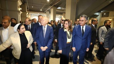 وزيرا التموين والتنمية المحلية ومحافظ القاهرة يفتتحون سوق ومعرض مستلزمات الأسرة والسلع الغذائية المخفضة