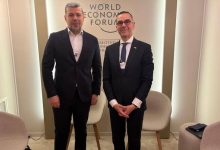 الخطيب يلتقى الرئيس التنفيذي لشركة أكوا باور (ACWA Power) لبحث تعزيز التعاون في مجالات الطاقة المتجددة وتحلية المياه والهيدروجين الأخضر