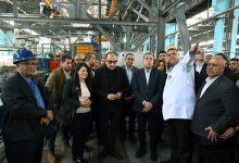 مدبولي يتفقد خط الإنتاج الجديد لـ "السلك" بشركة مصر للألومنيوم بطاقة 60 ألف طن سنويًا