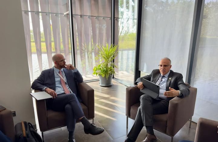 الدكتور سويلم يلتقي مدير مركز جنيف للمياه