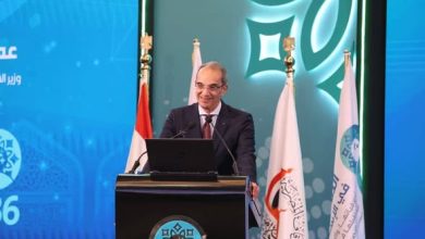 د. طلعت: الذكاء الاصطناعي تكنولوجيا فارقة قادرة على إحداث تغيير في طرق العمل والتعلم