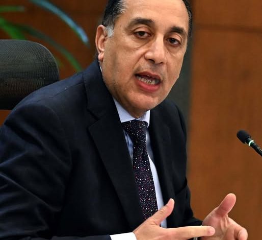 مدبولي يبدأ جولة لتفقد عدد من مشروعات المبادرة الرئاسية حياة كريمة بمركز أرمنت