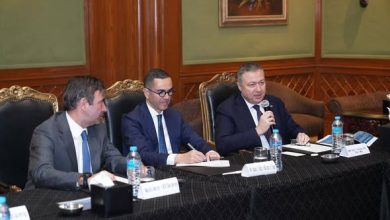 الخطيب يشارك في مائدة مستديرة مع ممثلي شركات صناعة الدينيم والنسيج التركية