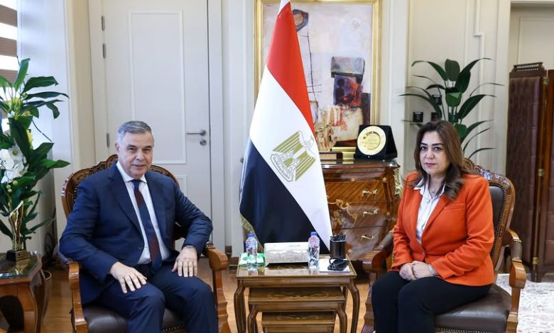 د. منال عوض تبحث مع محافظ الإسكندرية الموقف التنفيذي لمشروعات الخطة الاستثمارية ومنظومة التصالح والتقنين والنظافة
