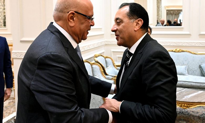 رئيس الوزراء يهنئ المستشار هشام بدوي رئيس مجلس النواب بتولي مهام منصبه
