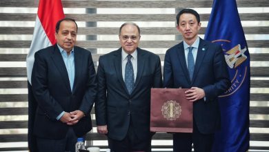 رئيس هيئة الدواء يبحث مع ممثلي شركة جيبتو فارما وغان أند لي الصينية سبل توطين الصناعة الدوائية