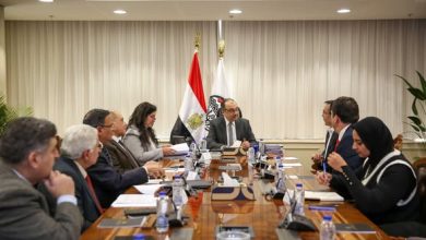 شيمي يبحث مع مستثمرين أتراك في صناعة الملابس فرص التعاون