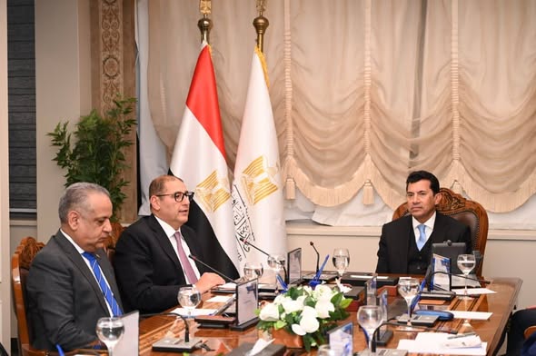 صبحي يشهد مراسم توقيع بروتوكول تعاون بين جمعية رجال الأعمال المصريين الأفارقة وشركة دلتاكونكس لتنظيم المعارض