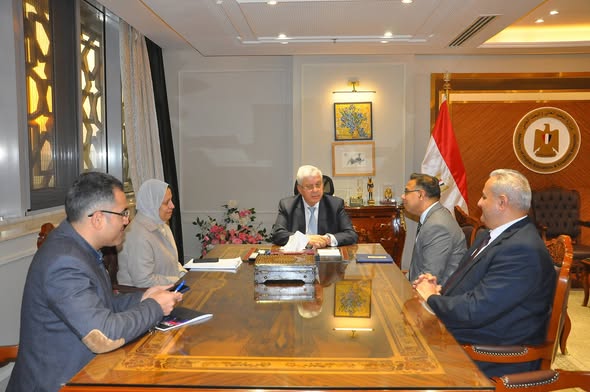 عاشور يستقبل رئيس جامعة ولفرهامبتون لبحث سبل تعزيز التعاون الأكاديمي المشترك