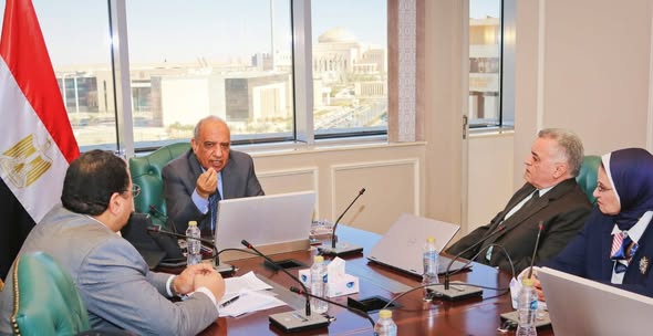 عصمت يتابع خطة العمل لتحقيق الاستدامة المالية والتشغيل الاقتصادي وتحسين معدلات الأداء والارتقاء بجودة الخدمات