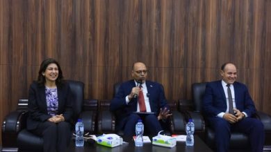 في الجامعة المصرية الصينية.. وزير العمل يُسلِّم 20 عقد عمل لذوي الهمم.. ويُطلق ندوة توعوية بشأن «قانون العمل الجديد»