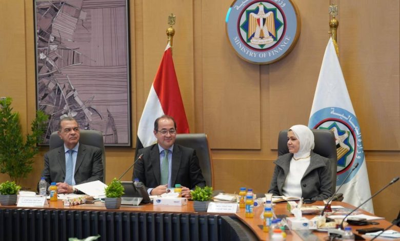 كجوك توسيع القاعدة الاقتصادية والإنتاجية والتصديرية والضريبية والجمركية من خلال تحفيز القطاع الخاص على النمو
