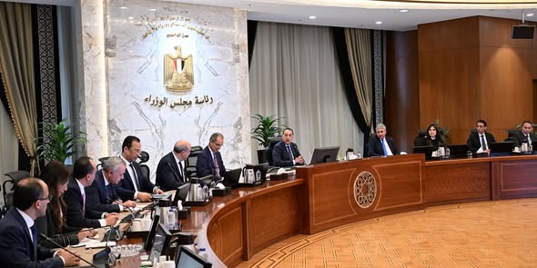مدبولي يتابع الجهود الحكومية الخاصة بتيسير الإجراءات وتسهيل دخول السائحين وتحسين التجربة السياحية والصورة الذهنية