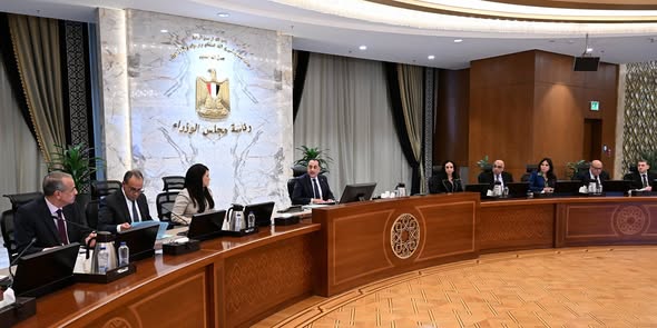 مدبولي يتابع ملف حصر التكلفة الاقتصادية لأعداد اللاجئين والمهاجرين المقيمين في مصر