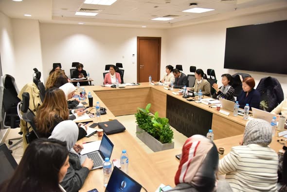 نائب وزير الصحة تبحث تطوير المرحلة الثانية من مشروع مركز الخدمة المجمعة لدعم النساء والفتيات