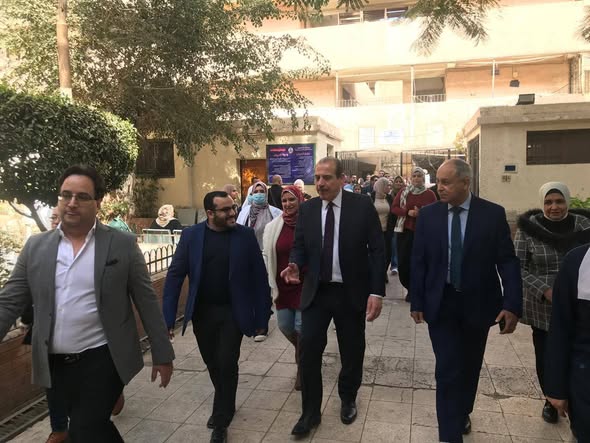 نائب وزير الصحة يتفقد مستشفى التحرير العام بالجيزة ويضع خطة عاجلة لانتظام عيادات التأمين الصحي