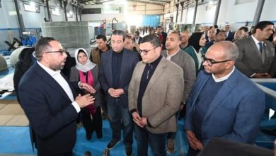 وزير الإسكان ومحافظ دمياط يعقدان اجتماعاً بمقر المنطقة الحرة لمتابعة الأعمال الجارية بها