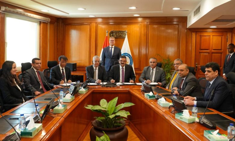 وزير البترول يشهد توقيع مذكرة تفاهم مع شينج فا الصينية