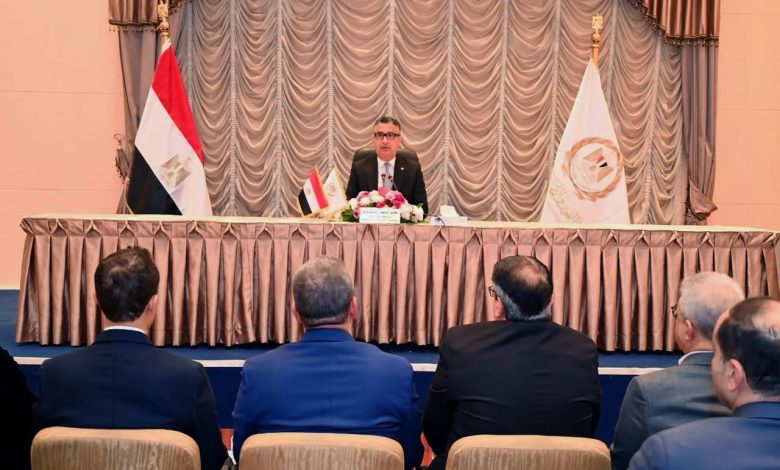 وزير التموين يستهل العام الجديد باجتماع موسع مع قيادات الوزارة والجهات والشركات التابعة