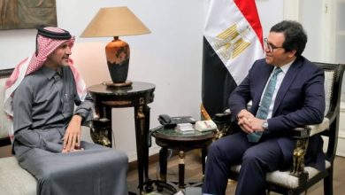 وزير الثقافة يلتقي سفير قطر بالقاهرة لتعزيز التعاون الثقافي وبحث استعدادات العام الثقافي المصري القطري