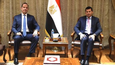 وزير الشباب يبحث مع رئيس شركة استادات ونائب رئيس الشركة المتحدة للرياضة دعم الاتحادات والتعاون المشترك