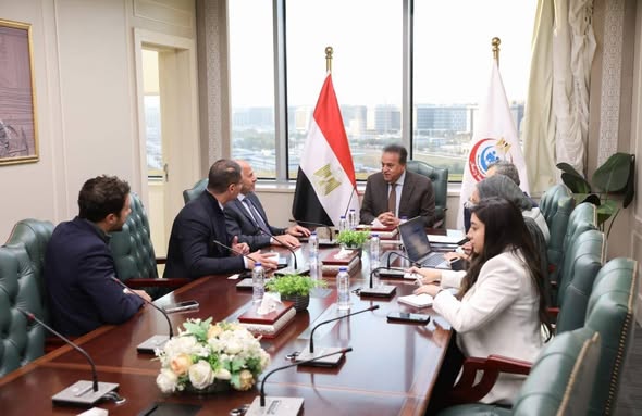 وزير الصحة يتابع تنفيذ مشروع مدينة العاصمة الطبية مع شركة INCOME