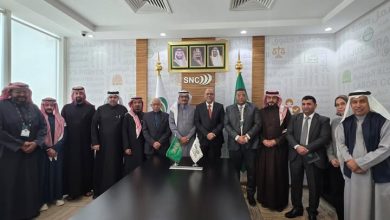 وزير العمل ورئيس اللجنة الوطنية للجان العمالية يبحثان تعزيز التعاون