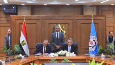 وزير العمل يختتم جولته بمحافظة السويس بزيارة جامعة السويس
