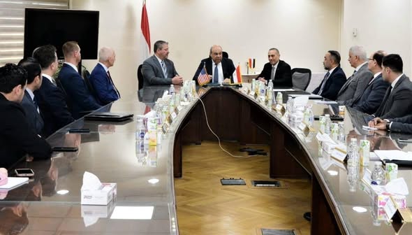 وزير الطيران المدني يلتقي وفد إدارة الطيران الفيدرالي الأمريكية (FAA)