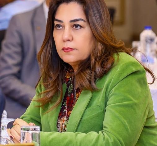 د. منال عوض توجه بالمتابعة المستمرة والتعامل الفوري مع المخلفات بأحد الشوارع القريبة من الأهرامات بما يتناسب مع الطابع الحضاري للمنطقة الأثرية