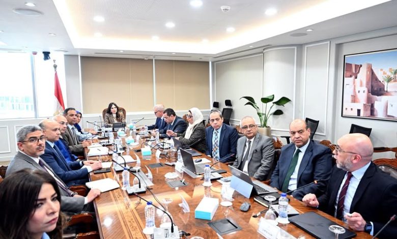 وزيرة الإسكان تستعرض الجهود والخطط التسويقية لشركة "سيتي إيدج" وموقف مبيعات عدد من مشروعات هيئة المجتمعات العمرانية بالمدن الجديدة