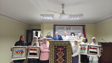 جمعية الصداقة المصرية الأذربيجانية تُكرِّم المجازين في فن السجاد اليدوي وتستقبل دفعة جديدة من الدارسين