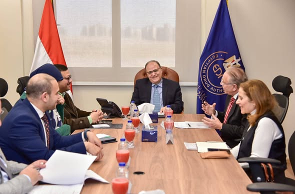 رئيس الدواء المصرية يبحث مع ممثلي شركة «إيبيكو» تعزيز التعاون وتوطين الصناعات الدوائية المتطورة