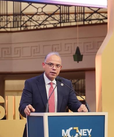 رئيس الرقابة المالية يؤكد أهمية الثقافة المالية لتعزيز الاستثمار الرشيد وحماية المواطنين