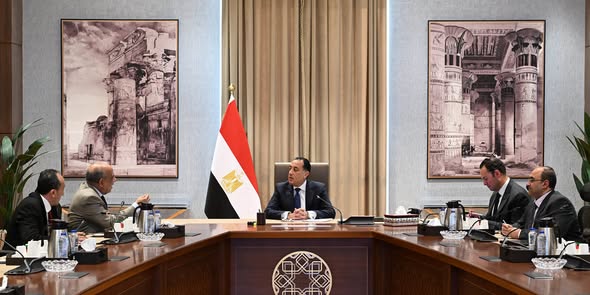 رئيس الوزراء يتابع مع وزير الكهرباء مستجدات عمل عدد من الملفات والموضوعات