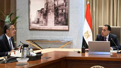 رئيس الوزراء يُتابع خطط وزارة التموين لتطوير صناعة السكر وتعزيز المخزون السلعي