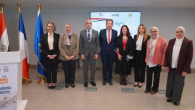 رئيس جامعة عين شمس وملحق التعاون التعليمي بالسفارة الفرنسية