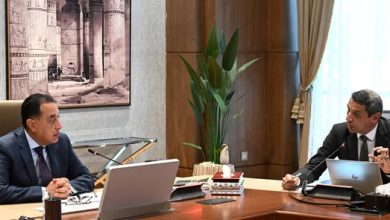 مدبولي يتابع موقف تنفيذ المشروعات التنموية والخدمية بمحافظة السويس