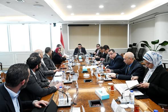 وزير الإسكان يلتقي مسئولي شركة HDP ضمن سلسلة اجتماعات متابعة موقف مبيعات وتسويق المشروعات بالمدن الجديدة
