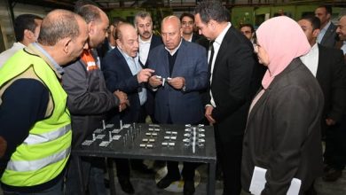 وزير الصناعة والنقل يتفقد 3 مصانع متخصصة في الصناعات الهندسية بمدينة العاشر من رمضان